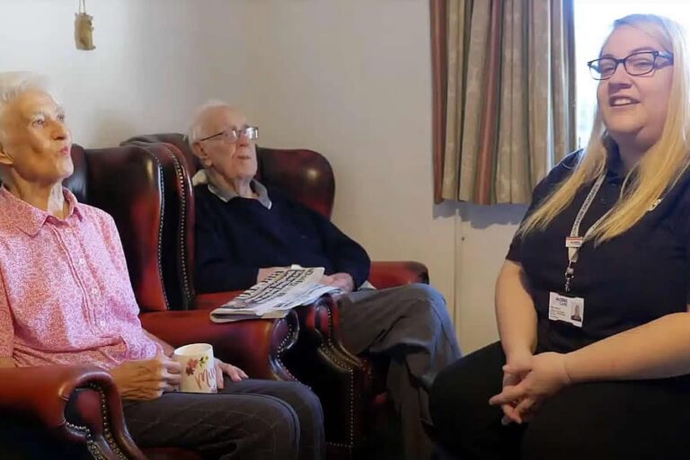Live-In Care for Couples - the Main Advantages