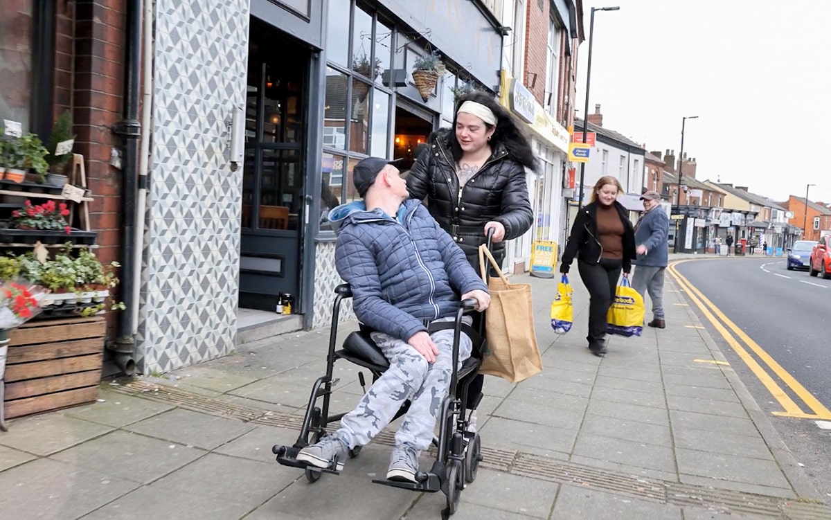 What kind of tasks can a live-in carer help with? What kind of tasks can a live-in carer help with?